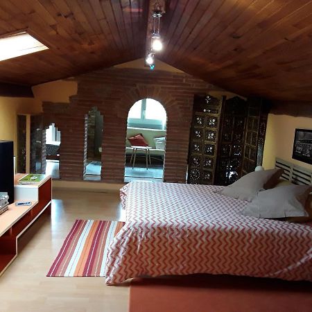 La Louisiane 31 Bed & Breakfast Villefranche-de-Lauragais Exterior photo