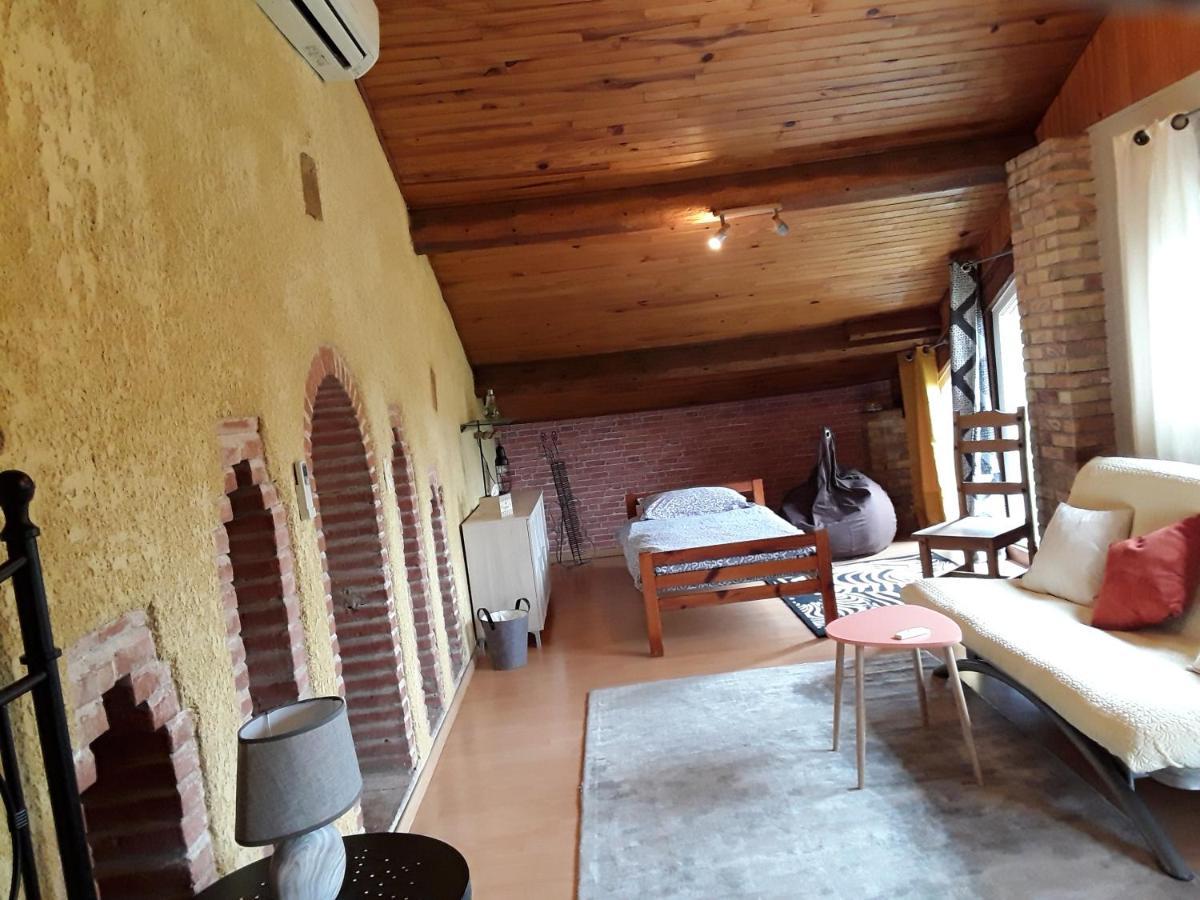 La Louisiane 31 Bed & Breakfast Villefranche-de-Lauragais Exterior photo