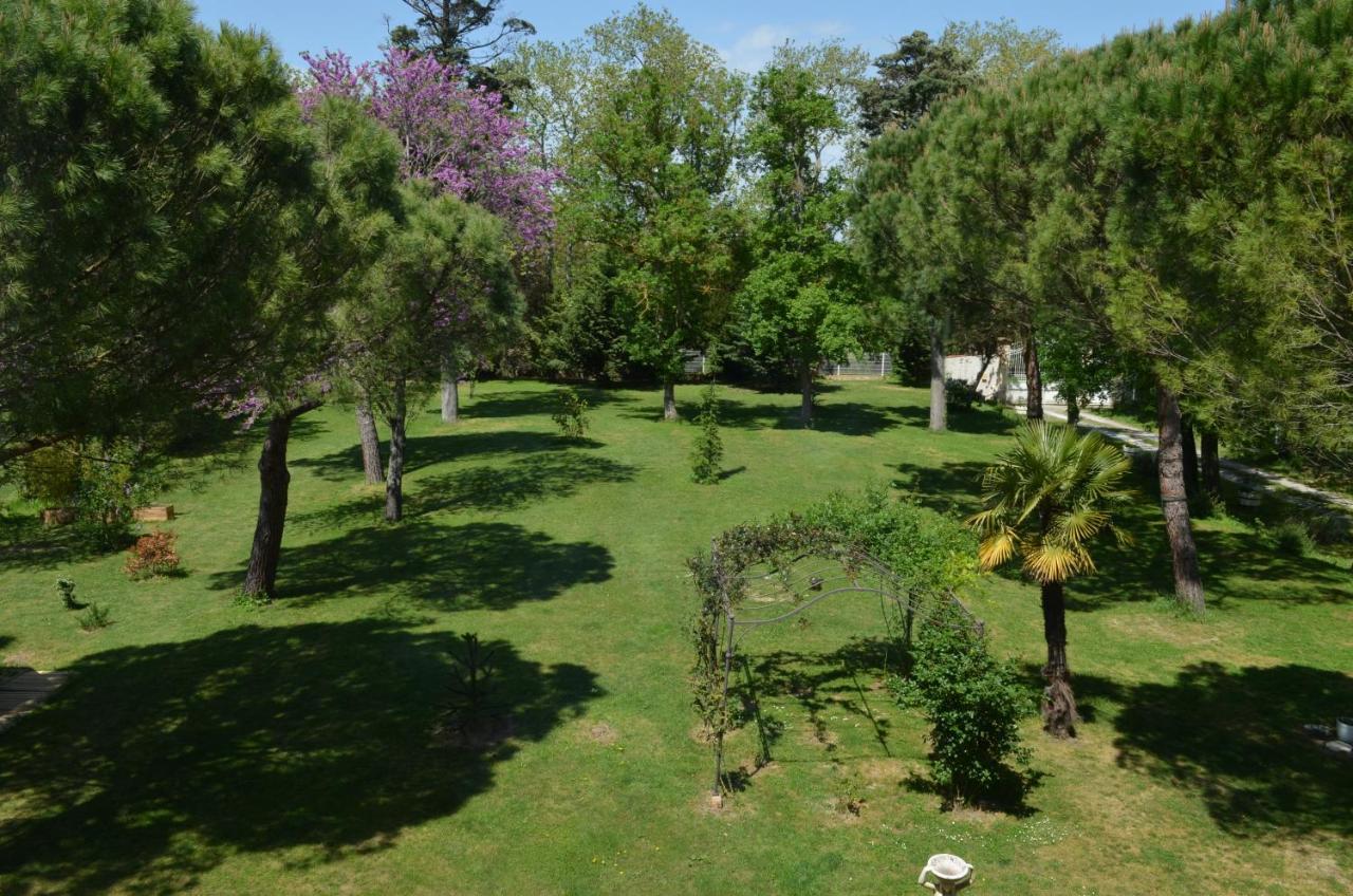 La Louisiane 31 Bed & Breakfast Villefranche-de-Lauragais Exterior photo